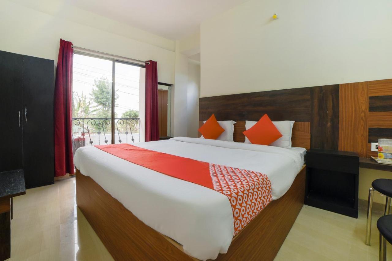 Oyo 40726 Classic Guest House 西隆 外观 照片
