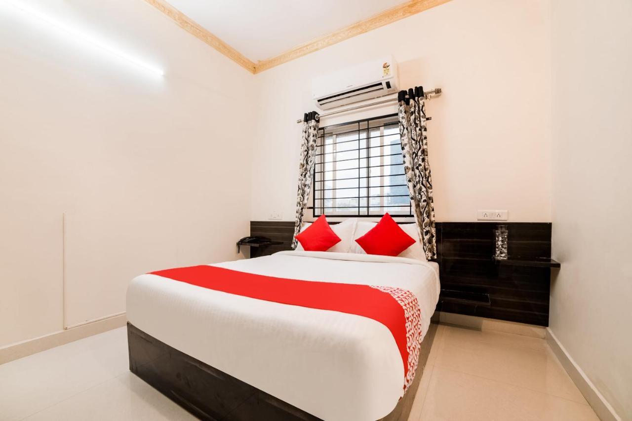 Oyo 40726 Classic Guest House 西隆 外观 照片