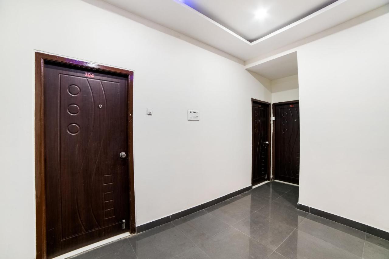 Oyo 40726 Classic Guest House 西隆 外观 照片