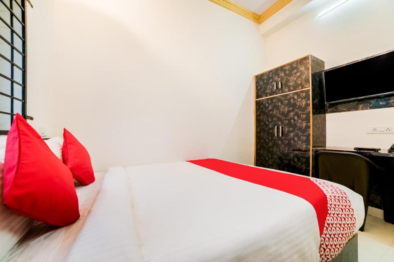 Oyo 40726 Classic Guest House 西隆 外观 照片