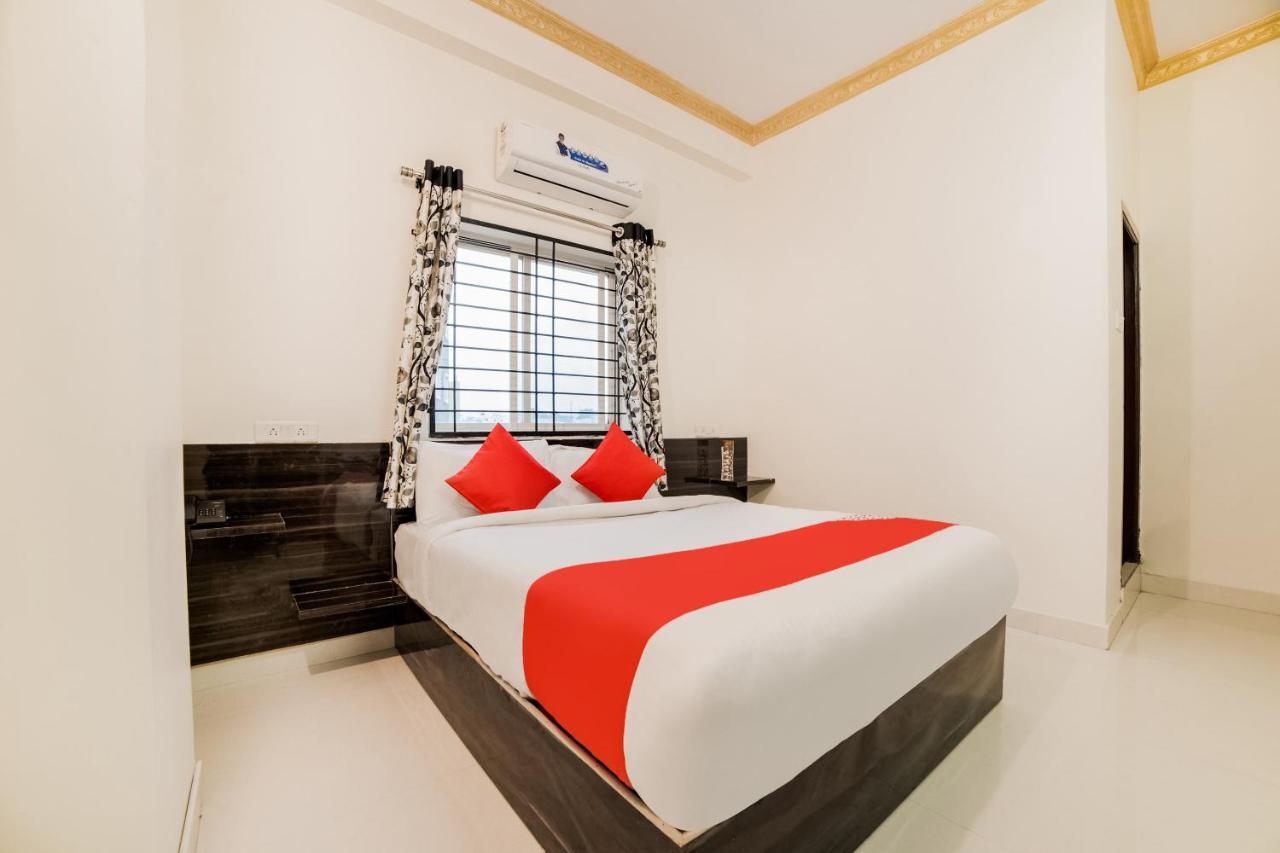 Oyo 40726 Classic Guest House 西隆 外观 照片