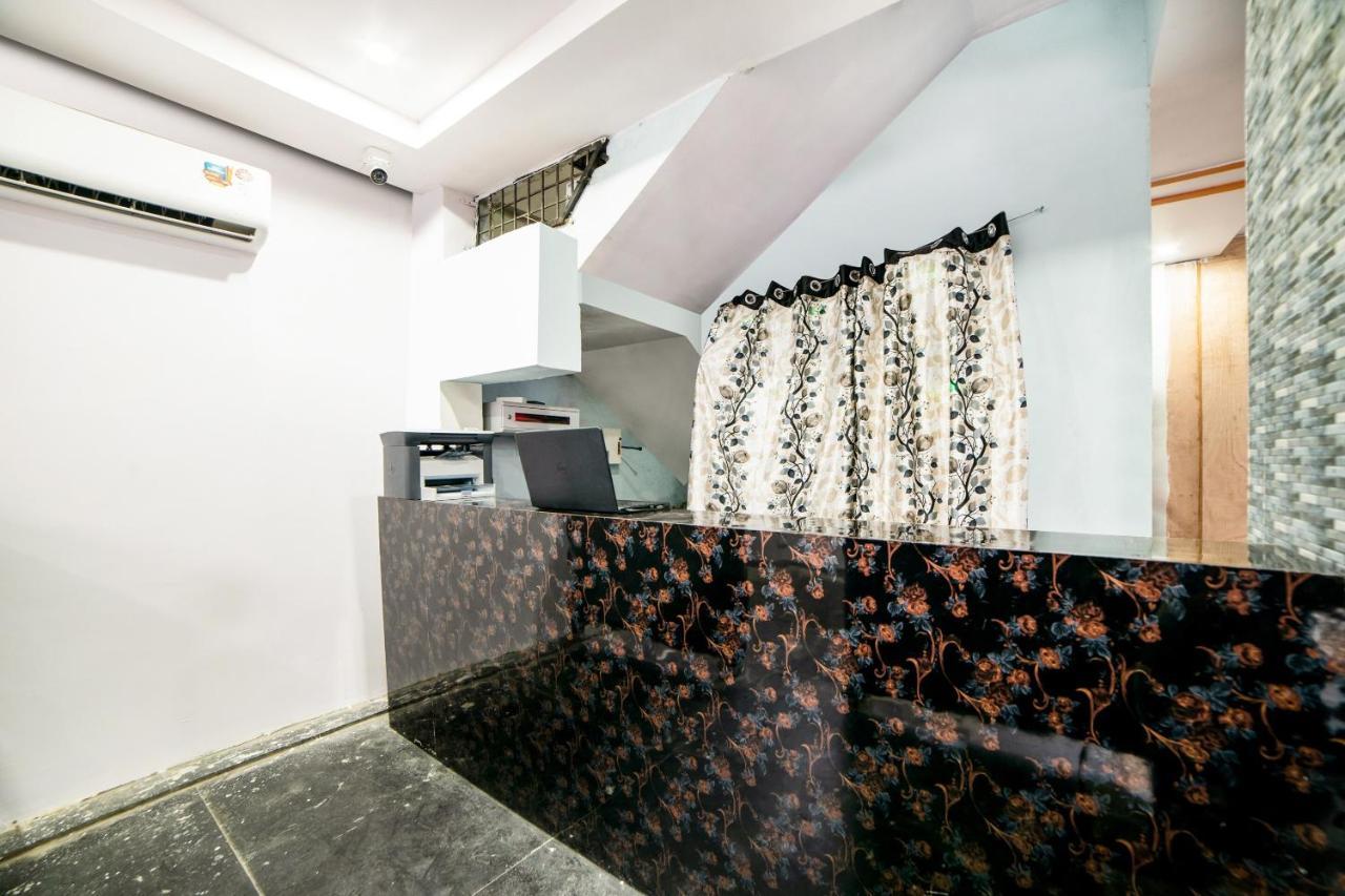 Oyo 40726 Classic Guest House 西隆 外观 照片